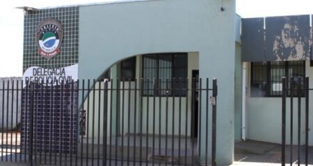 Ve&iacute;culo estava parado em frente a garagem de resid&ecirc;ncia