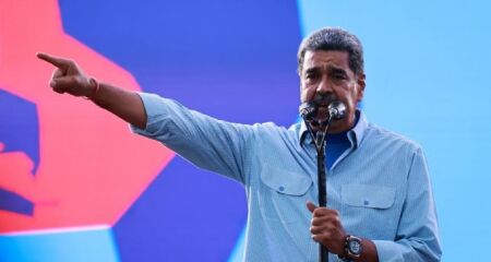 Governo de Nicolás Maduro ordenou a retirada imediata de diplomatas dos países que não aceitaram sua reeleição na Venezuela