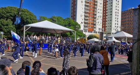 A prefeita Adriane Lopes abriu a solenidade acompanhada de diversas autoridades