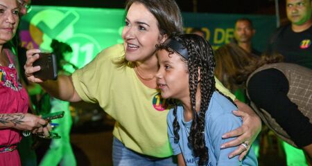 Prefeita quer mais uso de tecnologia em sala de aula 