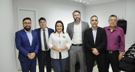 Adriane se reuniu com procuradores do Estado 