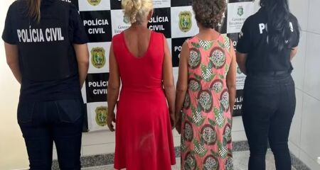 As duas irmãs foram autuadas pelo crime de duplo homicídio e levadas para o sistema prisional, conforme a Polícia Civil.