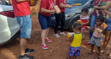 Bombons são distribuídos em bairros de Campo Grande