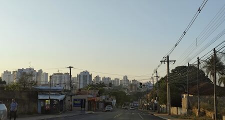 A previsão meteorológica aponta para um dia ensolarado