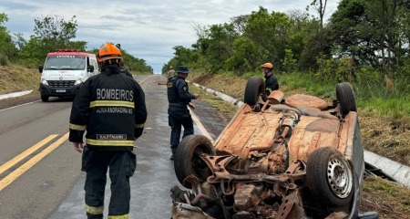 As causas que levaram o motorista a perder o controle do veículo ainda não foram esclarecidas