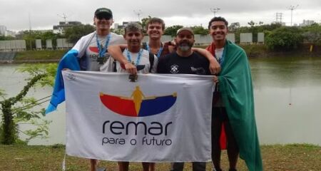 A PRF informou que a carreta perdeu o freio antes de bater na traseira da van em que a equipe de remo estava. Acidente aconteceu na BR-376