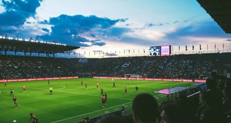 Este artigo é, portanto, dedicado à importância da motivação no treino de futebol e mostra como a motivação certa pode influenciar positivamente não só o desempenho dos jogadores individuais