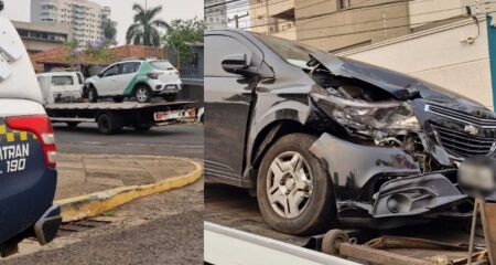 Carros ficaram bastante danificados no acidente