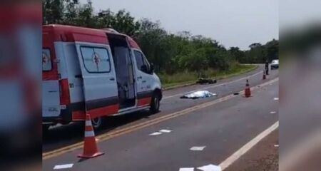 Motociclista morreu no local