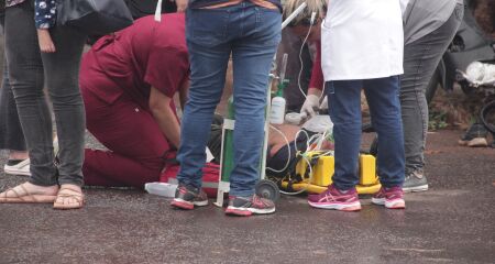 Vítima de 58 anos foi socorrida por funcionários do CRS próximo até a chegada do Samu