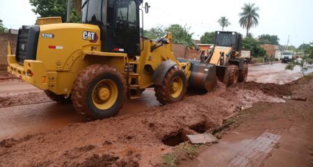 Vias foram limpas, assim como a remoção de árvores caídas em vários bairros