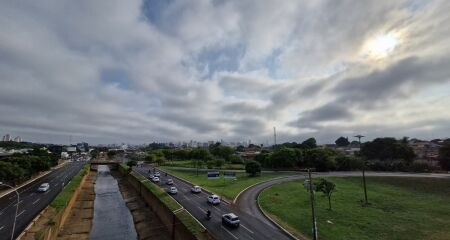 Semana termina com tempo fresco, mas previsão indica calor e chuva em MS