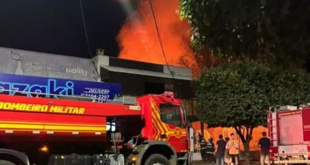 Corpo de Bombeiros foi acionado e enviou ao local três viaturas e sete militares