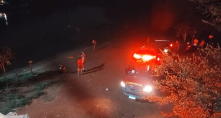 Corpo de Bombeiros esteve no local com mergulhadores e equipamentos 