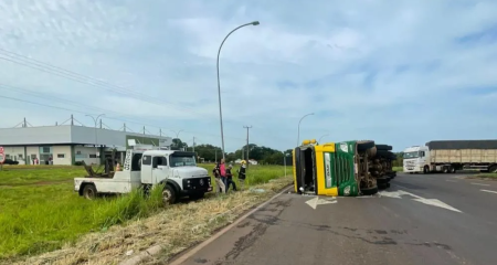 O caminhão estava carregado com algodão em pluma