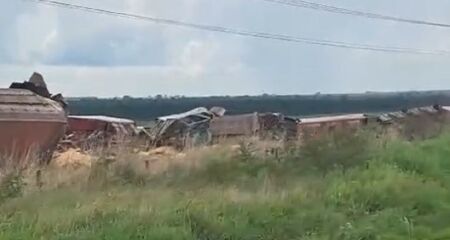 Trem descarrilou em Costa Rica 