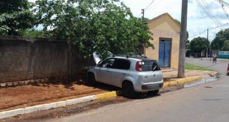 Tampa do bueiro se soltou e provocou acidente