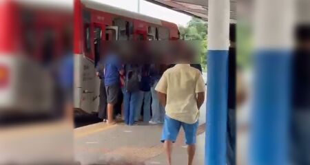 Suspeito foi detido por passageiros até a chegada da Guarda Civil Metropolitana