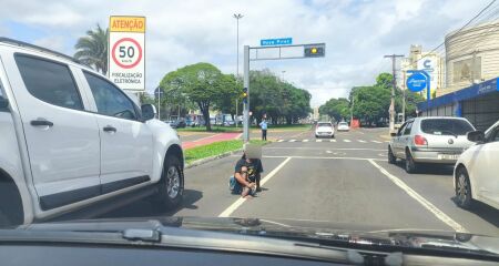 Flagrante foi registrado no cruzamento da Avenida Afonso Pena com a Dr. João Rosa Pires