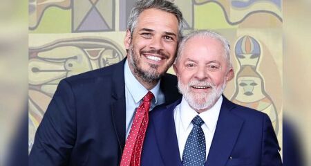 Tiago Resende Botelho ao lado do presidente Lula