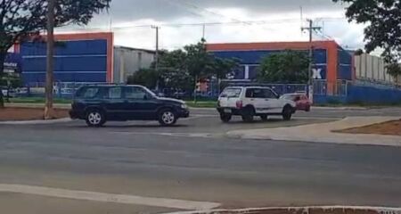 Agetran disse que as placas foram tiradas por causa da obra de recapeamento 