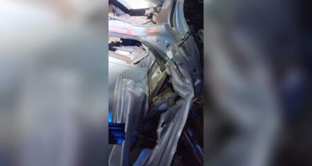 Pessoas que estavam no carro foram levadas à Santa Casa; motorista do caminhão passa bem