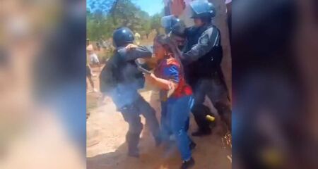 Choque desbloqueia de rodovias fechadas por manifestantes por falta de água em aldeias