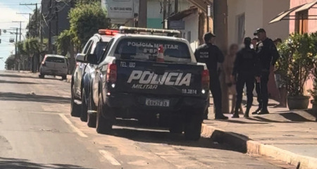 Suspeito foi preso em flagrante pela Polícia Militar