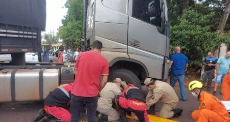 Momento em que a mulher é socorrida