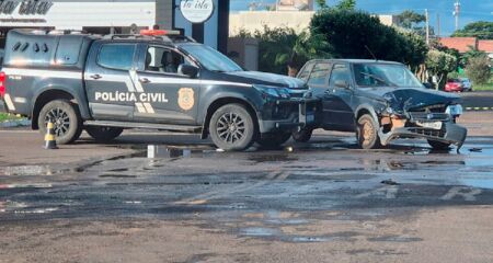 Acidente ocorreu na tarde desta terça-feira (17), na Avenida Quatro com a Rua Sete