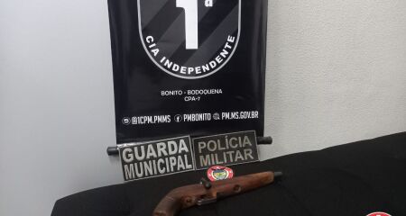 Suspeito foi contido pela Polícia Militar e Guardas Municipais