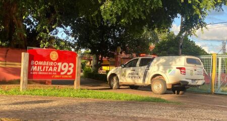 No sábado, testemunhas ouviram gritos de socorro vindo das águas