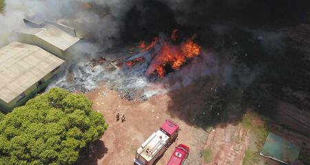 Usina de materiais recicláveis é destruído por incêndio em Bataguassu