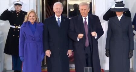 Antes de ir à Casa Branca, Trump esteve com a esposa, Melania Trump, familiares e apoiadores na Igreja de St. John para missa de posse
