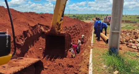 Eles estavam em um buraco com 3 metros de profundidade atuando na obra da rede de esgoto