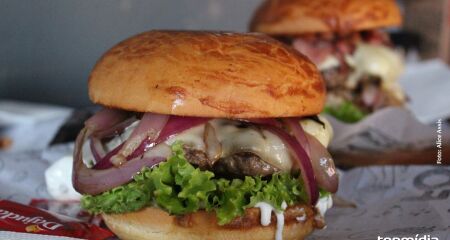 Lanches preparados por Jeff ficam entre o tradicional e o gourmet, mas o sabor é caseiro