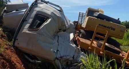 Caminhoneiro ficou com ferimento na pélvis