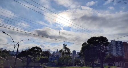 Em Campo Grande, o dia será de sol entre nuvens, com possibilidade de pancadas de chuva à tarde