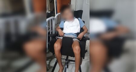 A espera de resposta mãe vai a justiça para conseguir cadeira postural para filho com deficiência