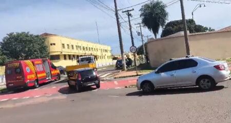 Motociclista é socorrido após acidente na Duque de Caxias 