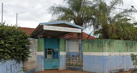 Odília Delmondes Oliveira chegou a madrugar na porta de uma instituição, mas não adiantou