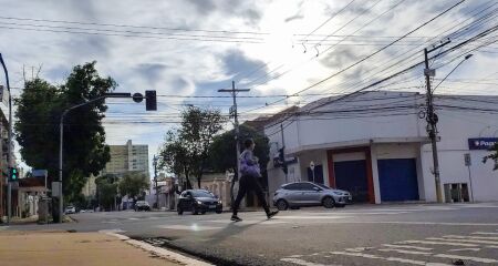 Campo Grande tem mínima de 22&ordm;C e máxima de 38&ordm;C