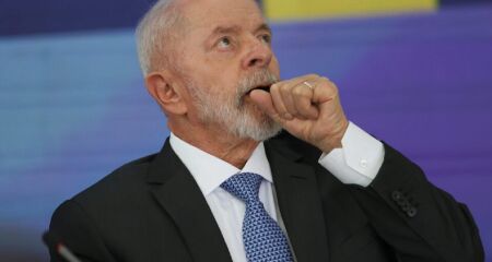 Após ameaça do governo Trump de aplicar sanções contra Alexandre de Moraes, ordem de Lula é de que Itamaraty "reaja com firmeza