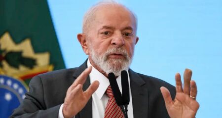 Lula teve queda histórica de popularidade 