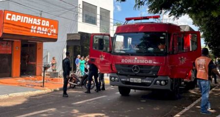 Crime aconteceu dentro de uma loja de celulares na Avenida XV de Novembro, no centro da cidade