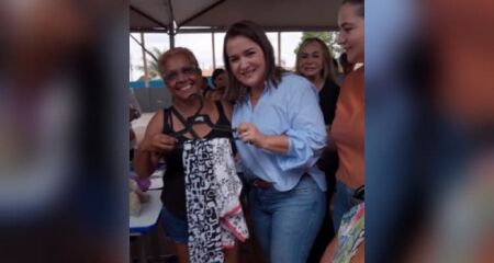 Adriane divulga oferta de 300 serviços 