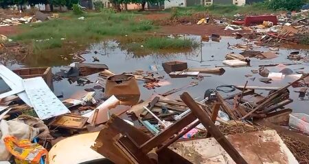 Prefeitura limpou o local antes do Carnaval, mas sujeira já voltou