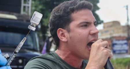 Petista não gostou de vacina alcançar mais gente 