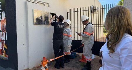 As pessoas detidas responderão por crime como furto de energia e estelionato