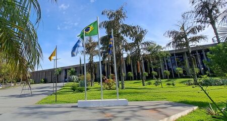 Revisão atinge ativos, inativos, comissionados e pensionistas; medida segue lei estadual recém-aprovada